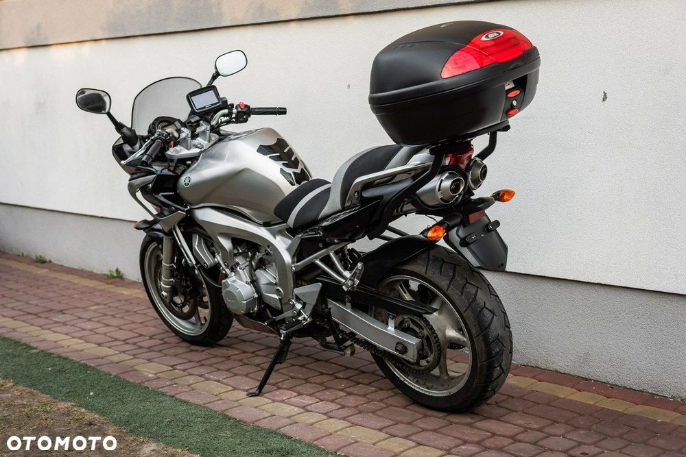 Yamaha FZ - 4