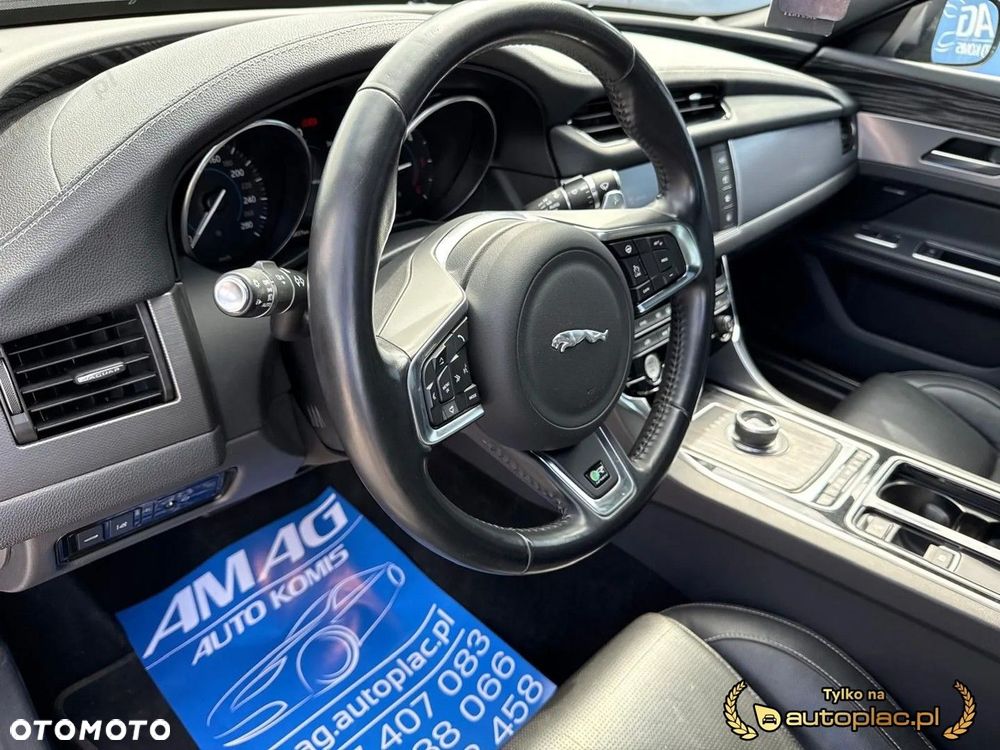 Jaguar XF - 16