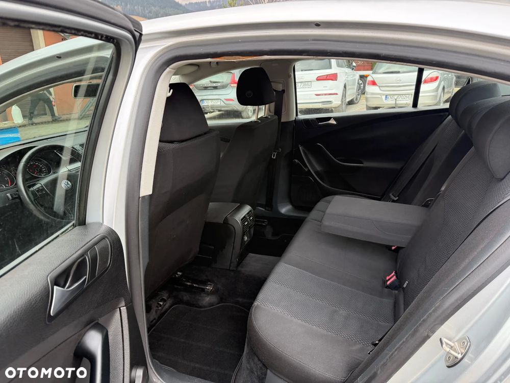 Volkswagen Passat 2.0 TDI DPF Individual - 13