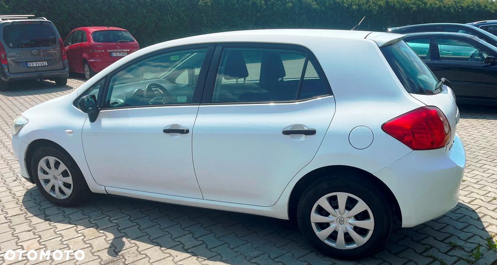 Toyota Auris 1.4 D-4D Terra - 8
