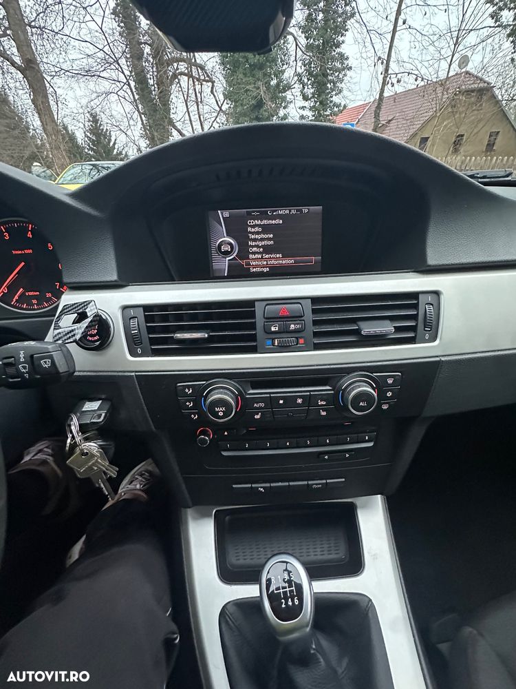 BMW Seria 3 318i Edition Sport - 10
