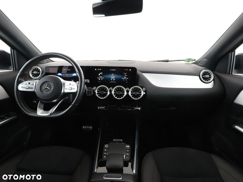 Mercedes-Benz GLA 200 AMG Line - 16
