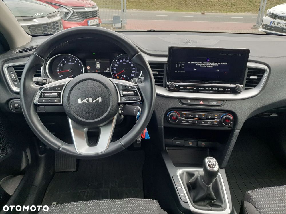 Kia Ceed 1.5 T-GDI M - 14