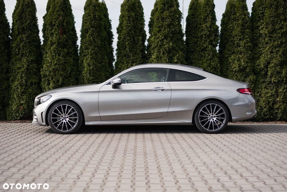 Mercedes-Benz Klasa C 300 9G-TRONIC - 8