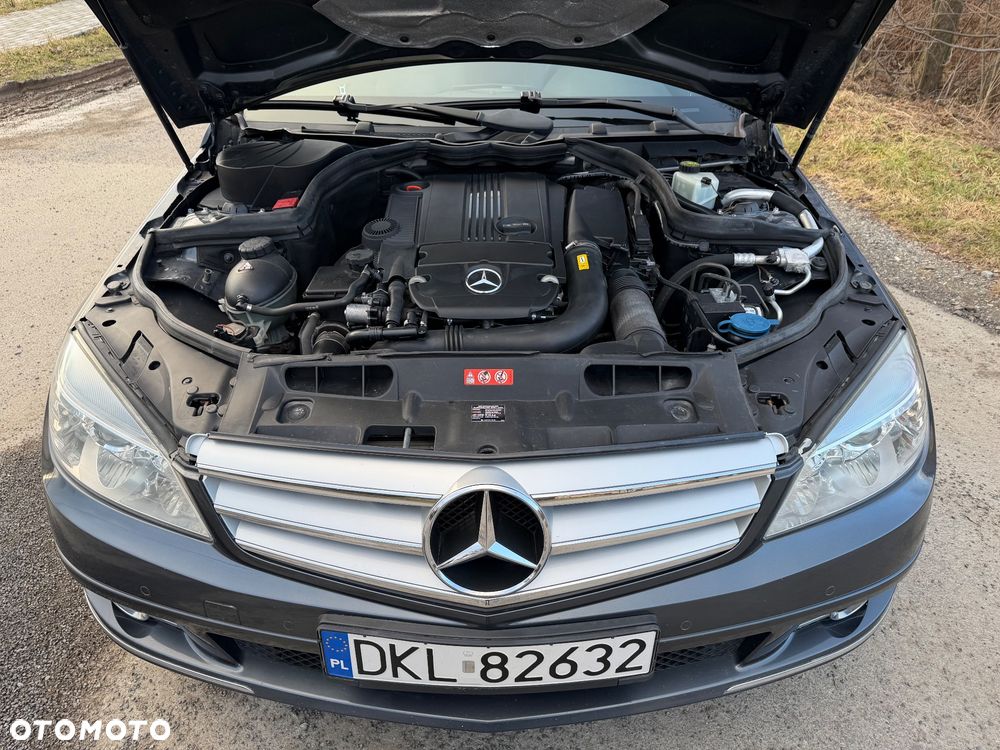 Mercedes-Benz Klasa C 200 CGI Automatik BlueEFFICIENCY Avantgarde - 23