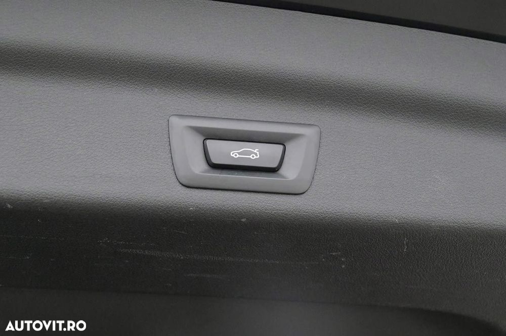 BMW iX1 xDrive30 M Sportpaket - 17