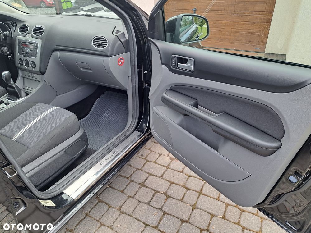 Ford Focus 1.6 16V Ambiente - 7