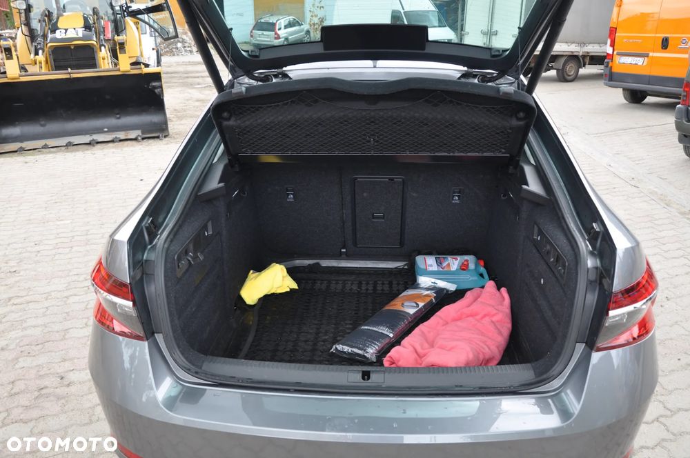 Skoda Superb 2.0 TDI SCR Ambition DSG - 6