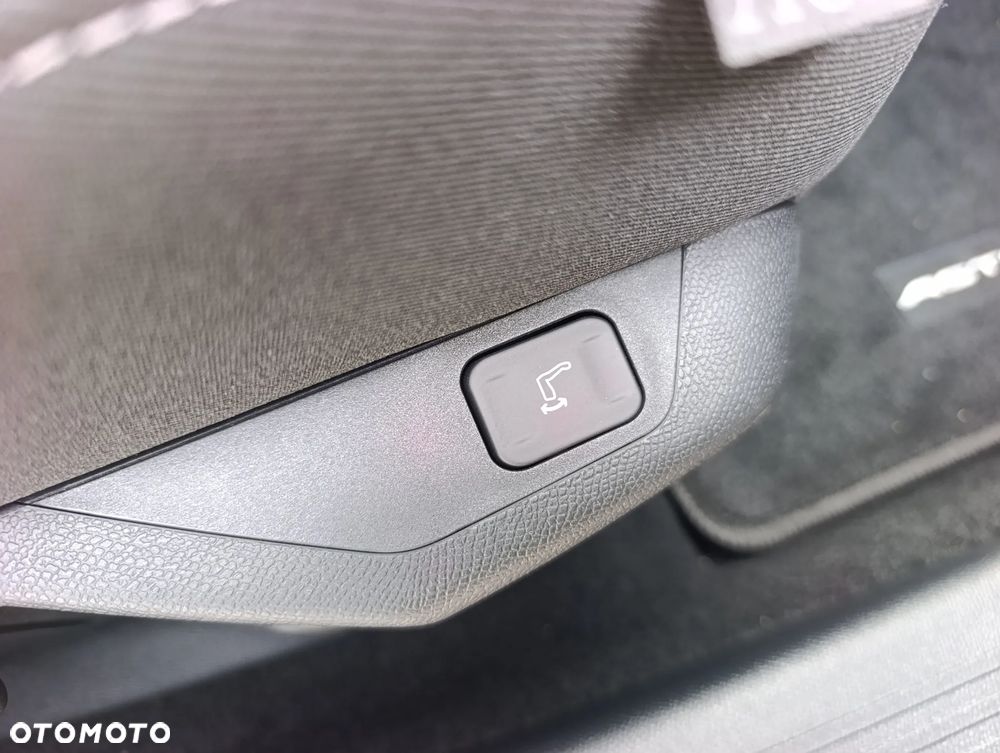 Opel Astra 1.2 Turbo Business Elegance - 25