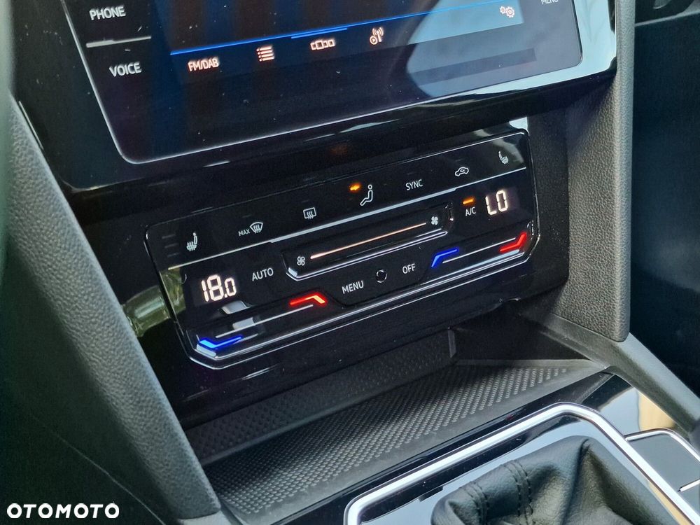 Volkswagen Passat - 23