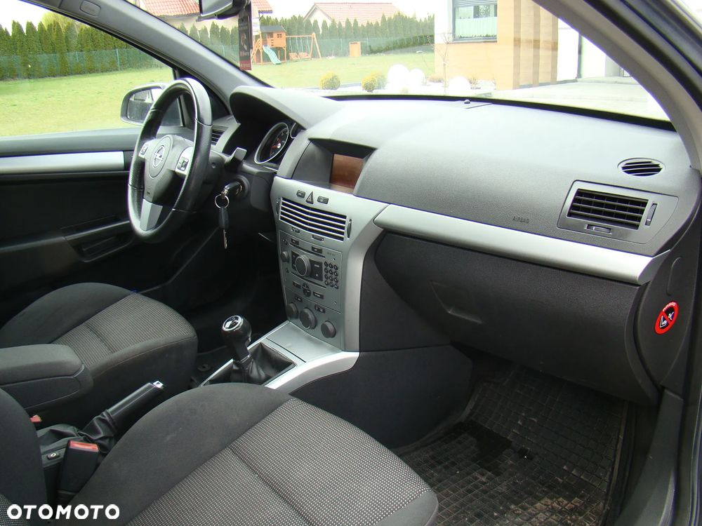 Opel Astra 1.6 Innovation - 27