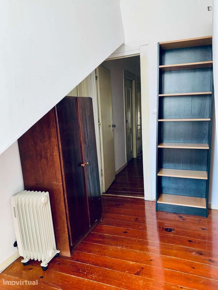 Quarto - localizado em Intendente Lisbon - Grande imagem: 3/15