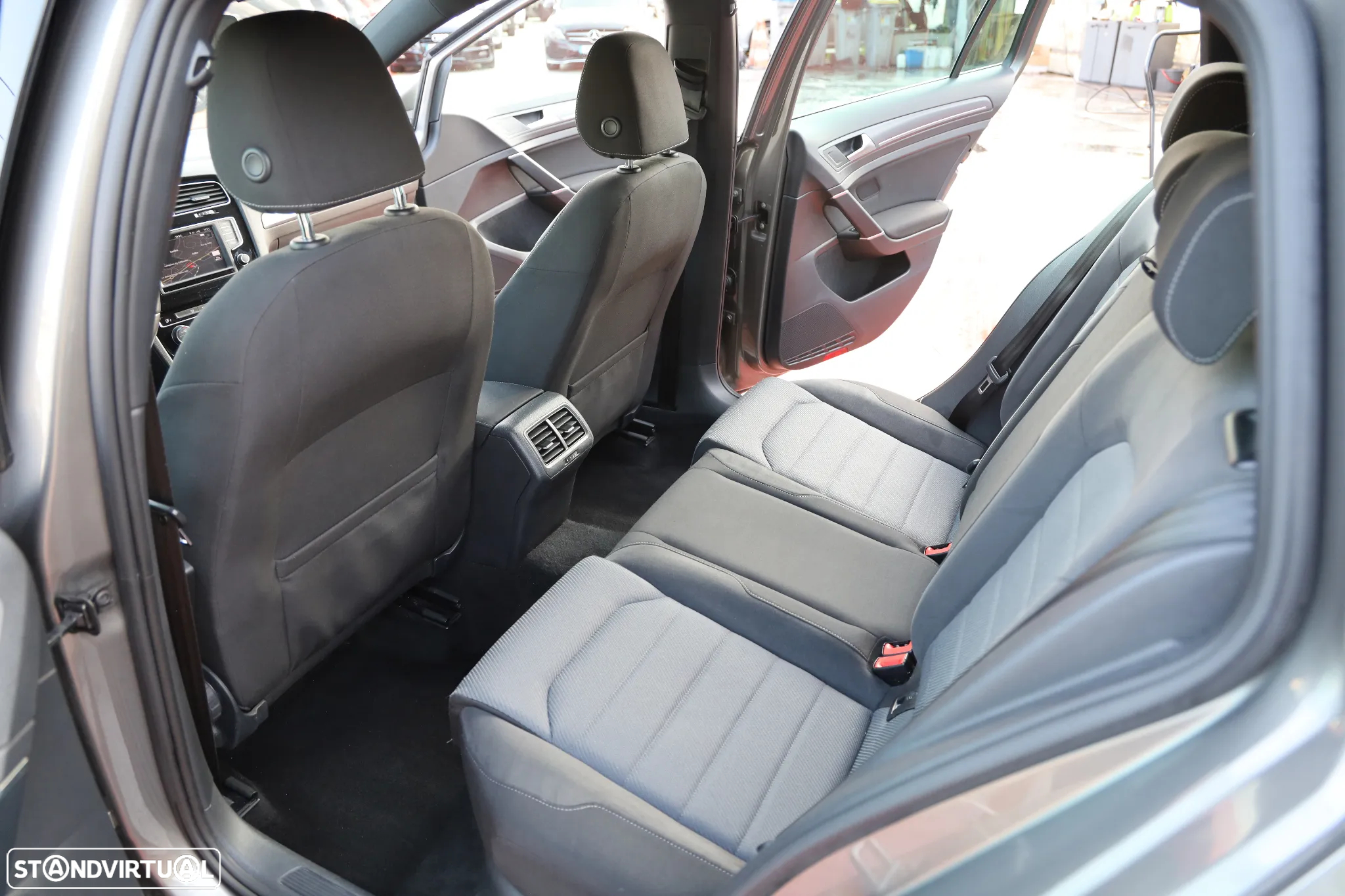 VW Golf Variant 1.6 TDi R-Line - 10
