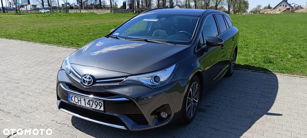 Toyota Avensis 2.0 D-4D Premium - 19