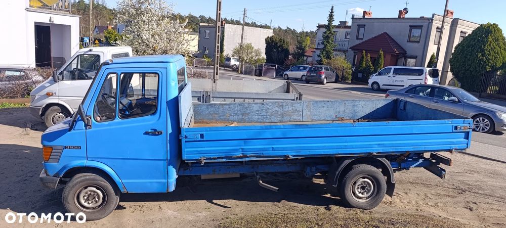 Mercedes-Benz 310 D - 4