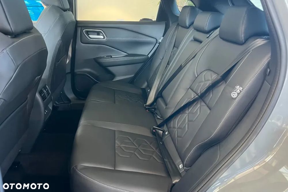 Nissan Qashqai 1.3 DIG-T MHEV Tekna+ Xtronic - 24