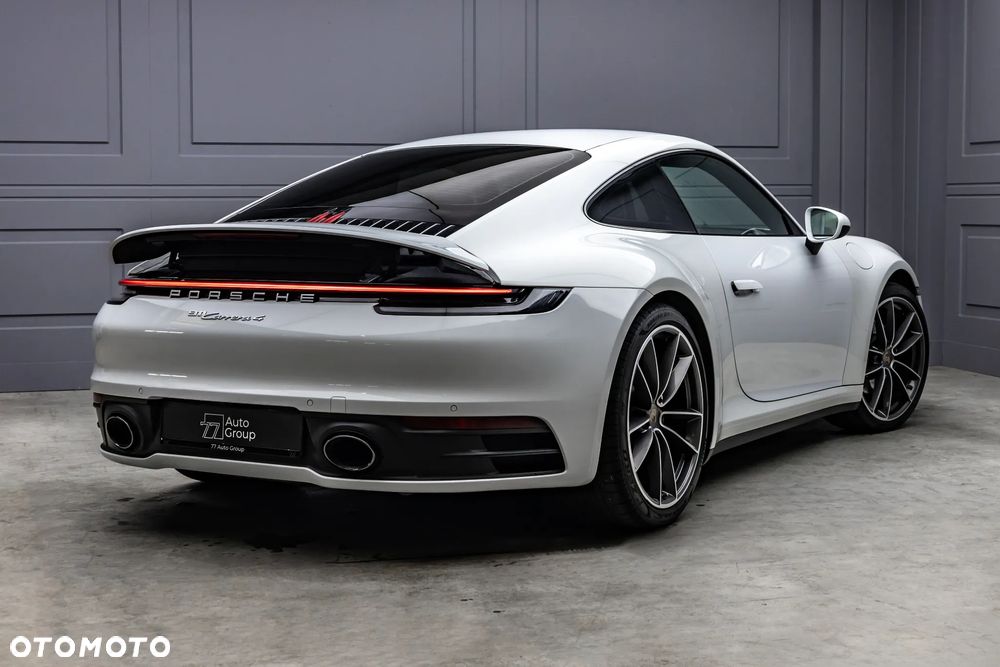 Porsche 911 Carrera 4 PDK - 3