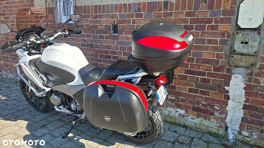 Honda VFR - 13