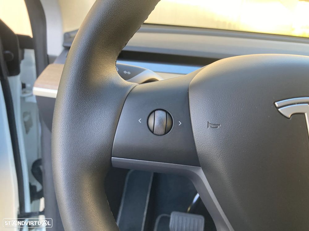 Tesla Model Y RWD - 14