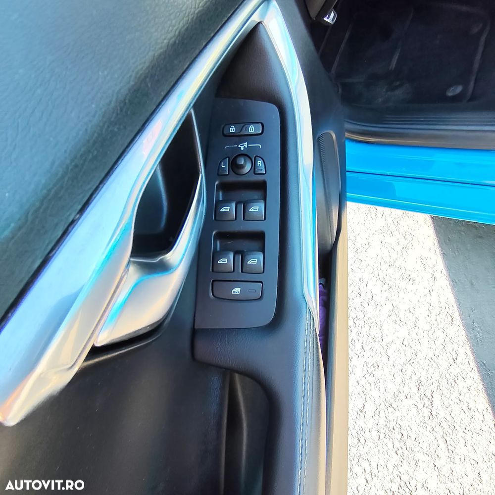 Volvo V40 D2 R-Design - 5