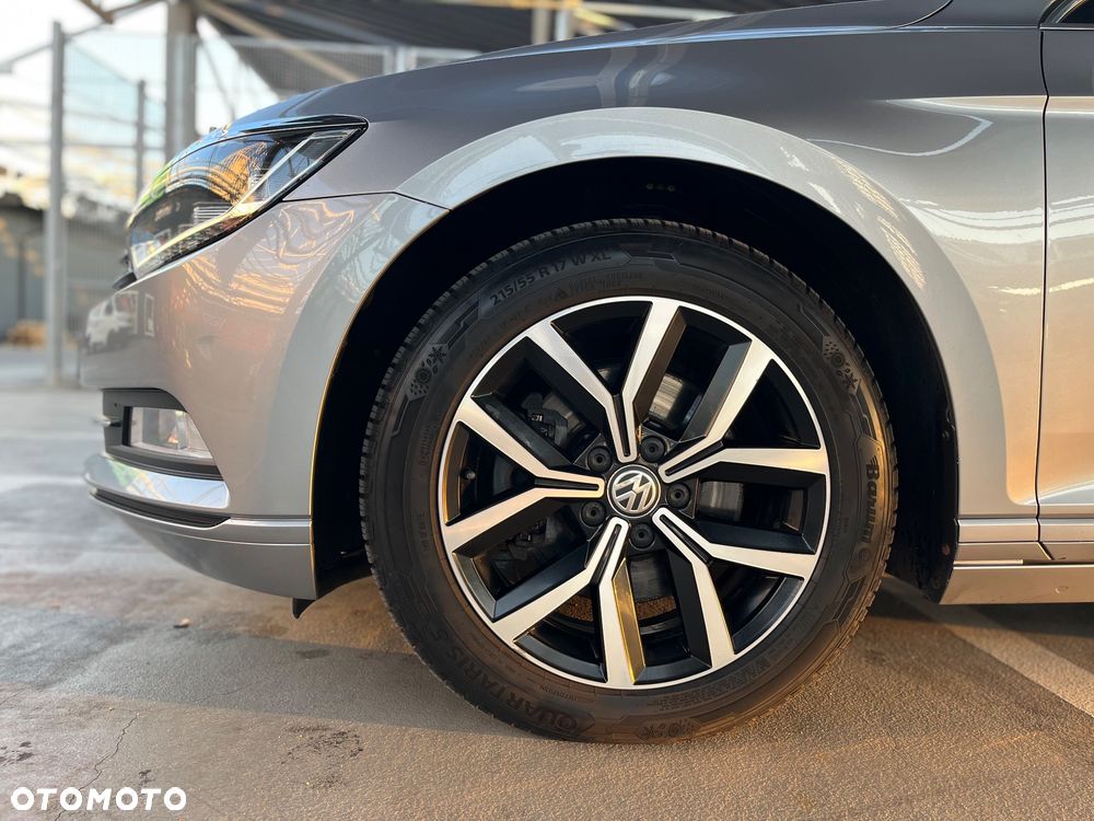 Volkswagen Passat 2.0 TDI SCR Comfortline - 14