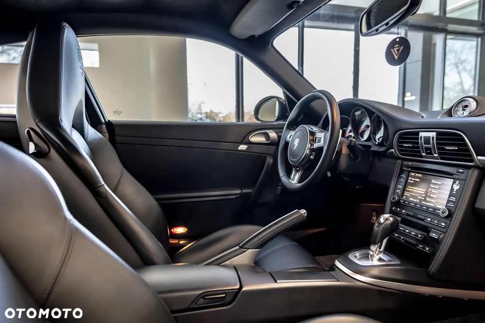 Porsche 911 Turbo PDK - 34