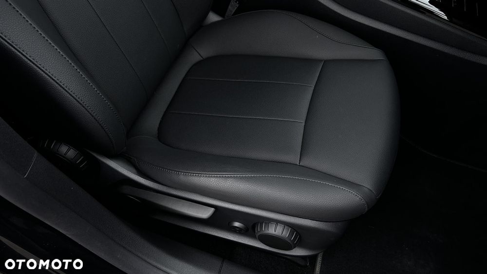 Mercedes-Benz CLA 180 Progressive 7G-DCT - 24