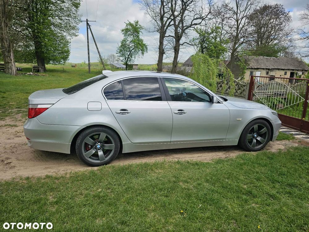 BMW Seria 5 520i - 4