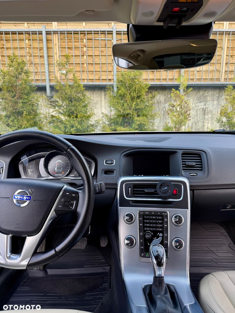 Volvo S60 T5 Geartronic RDesign - 26