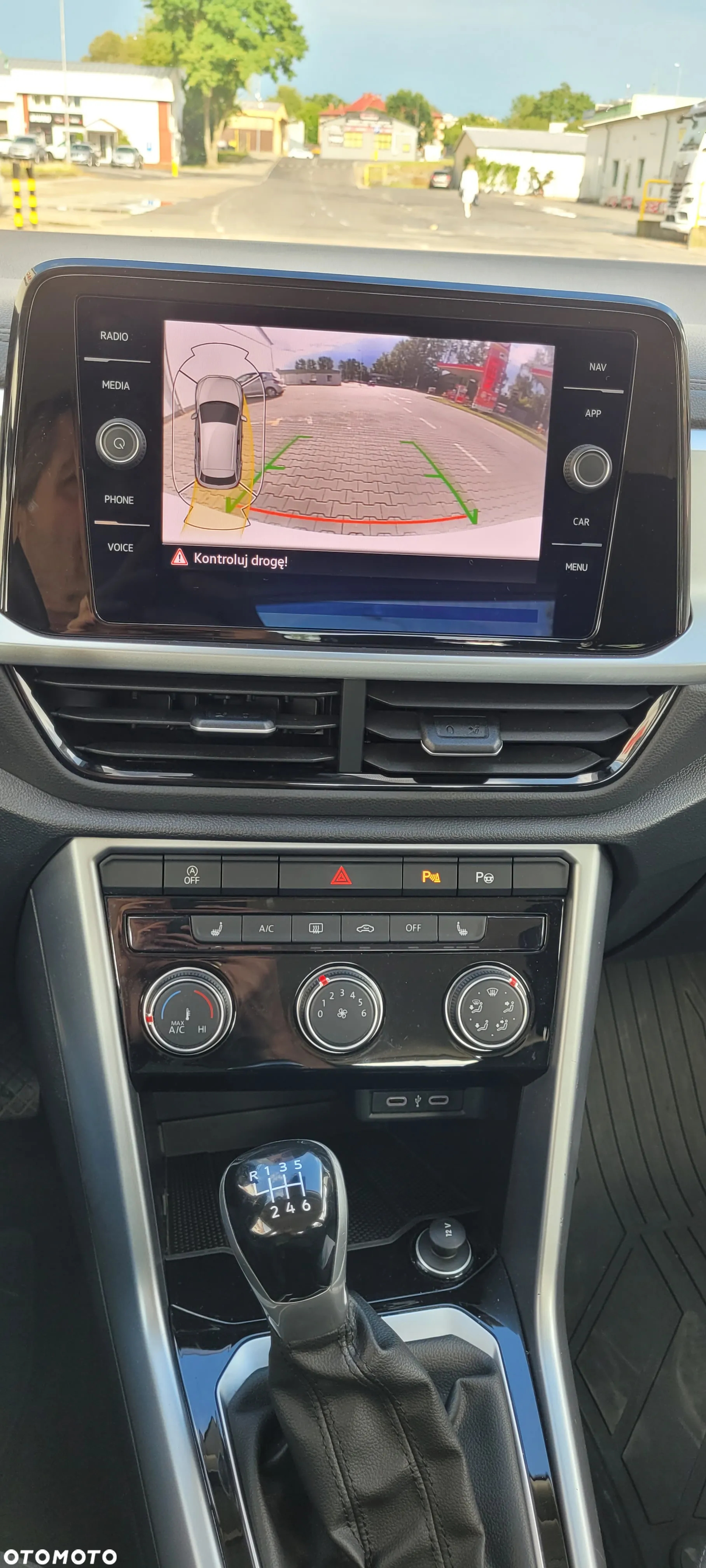 Volkswagen T-Roc - 21