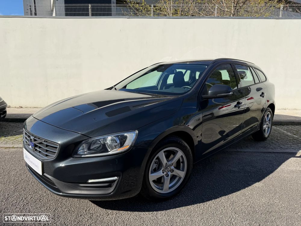 Volvo V60 2.0 D4 Momentum Eco - 3