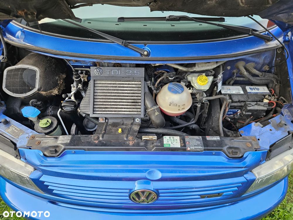 Volkswagen Multivan - 24