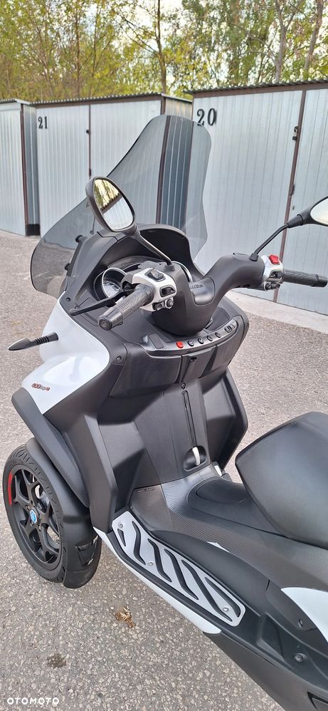 Piaggio MP-3 - 5