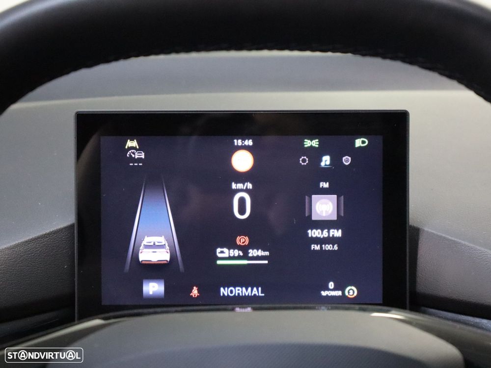 MG MG4 64 kWh Luxury - 10