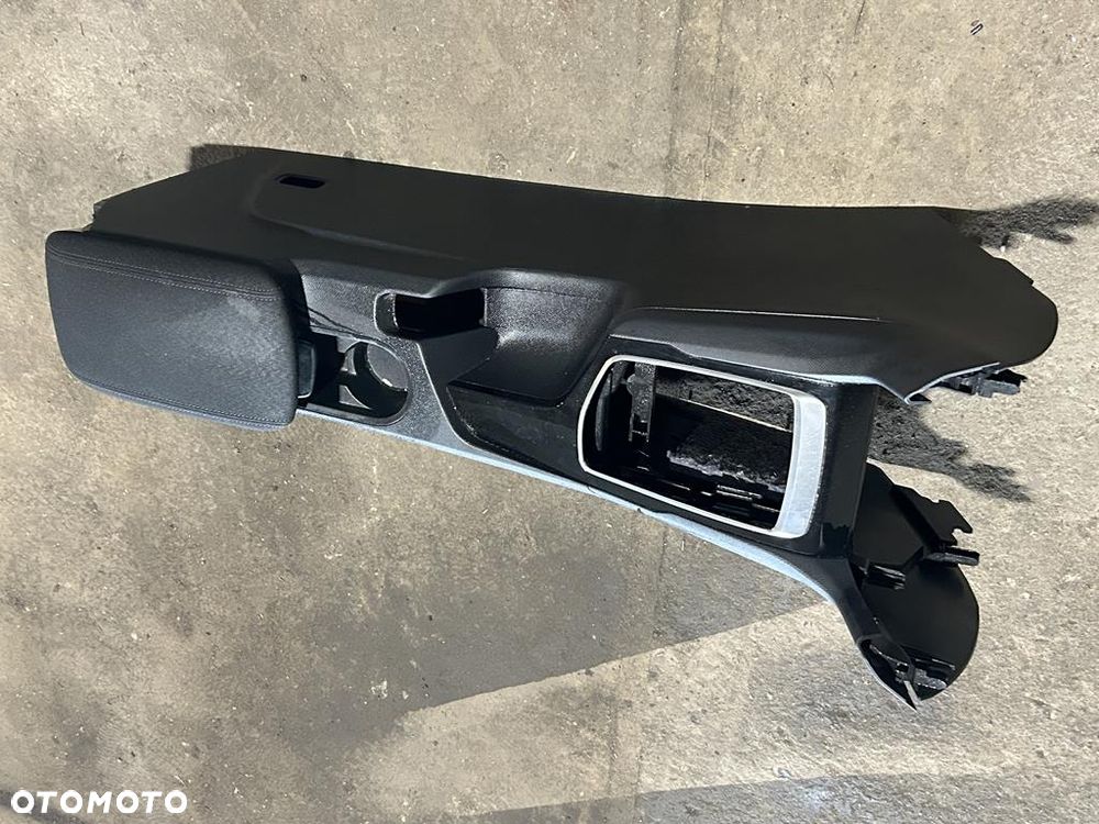 Tunel środkowy podłokietnik Peugeot 308 II T9 - 2