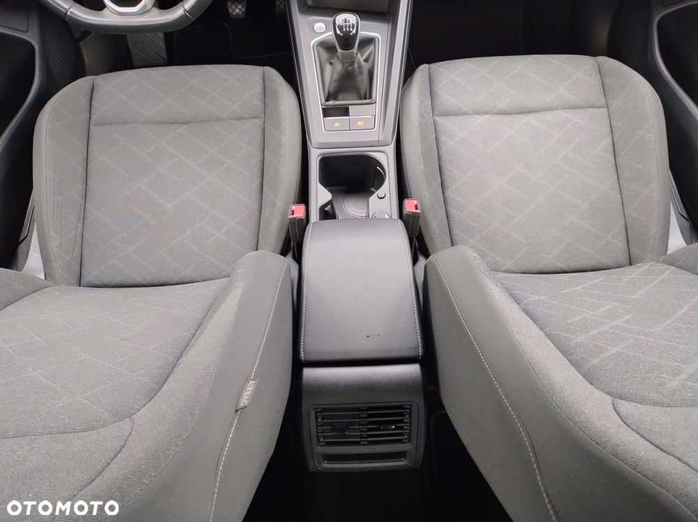 Volkswagen Golf Variant - 13