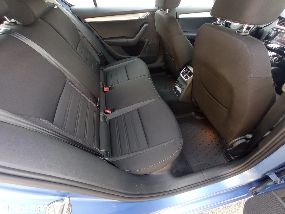 Skoda Octavia 1.6 TDI DSG Ambition - 24