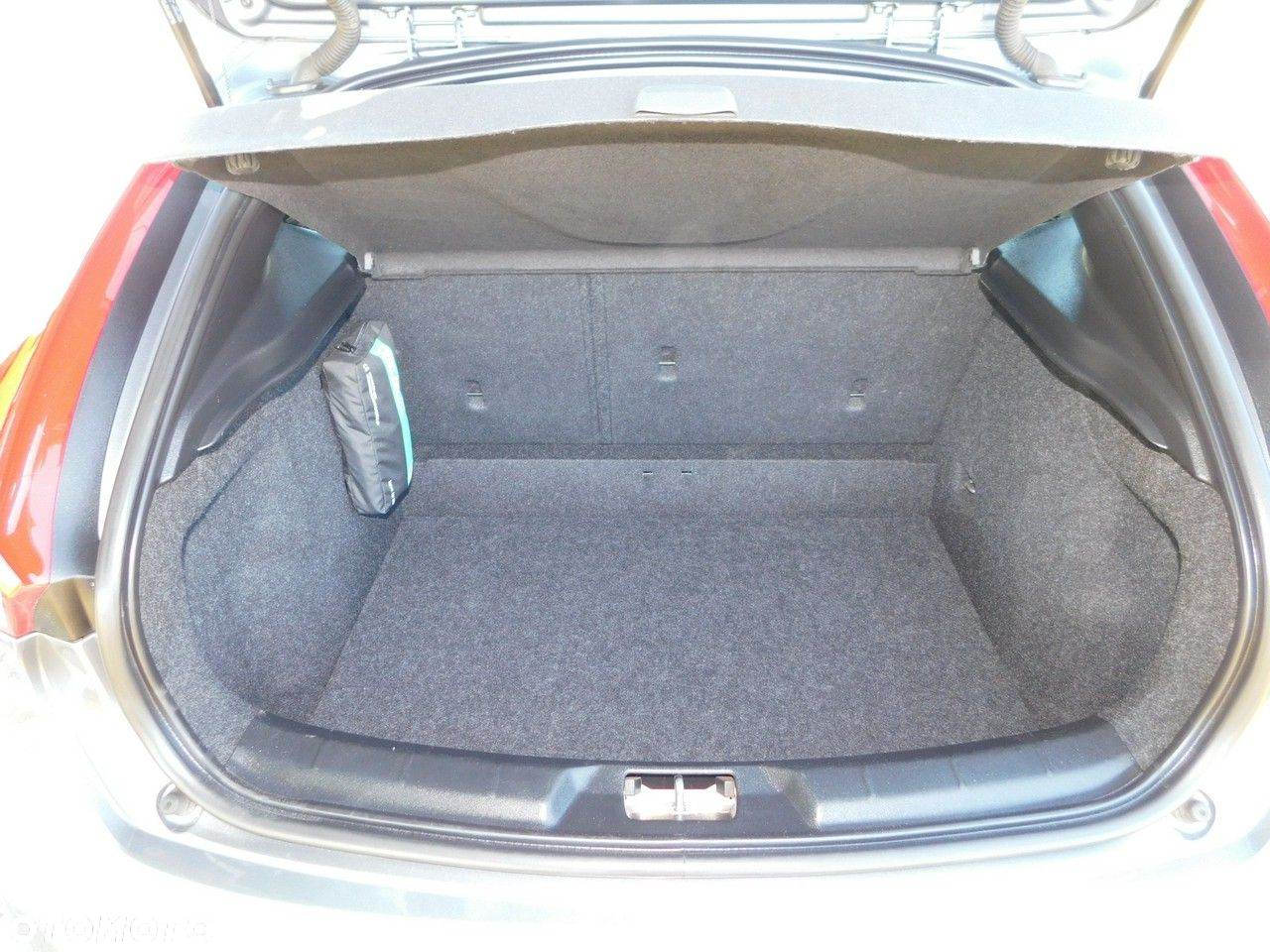 Volvo V40 - 25