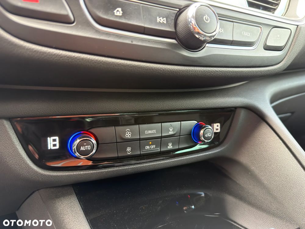 Opel Insignia 1.5 T Exclusive S&S - 28