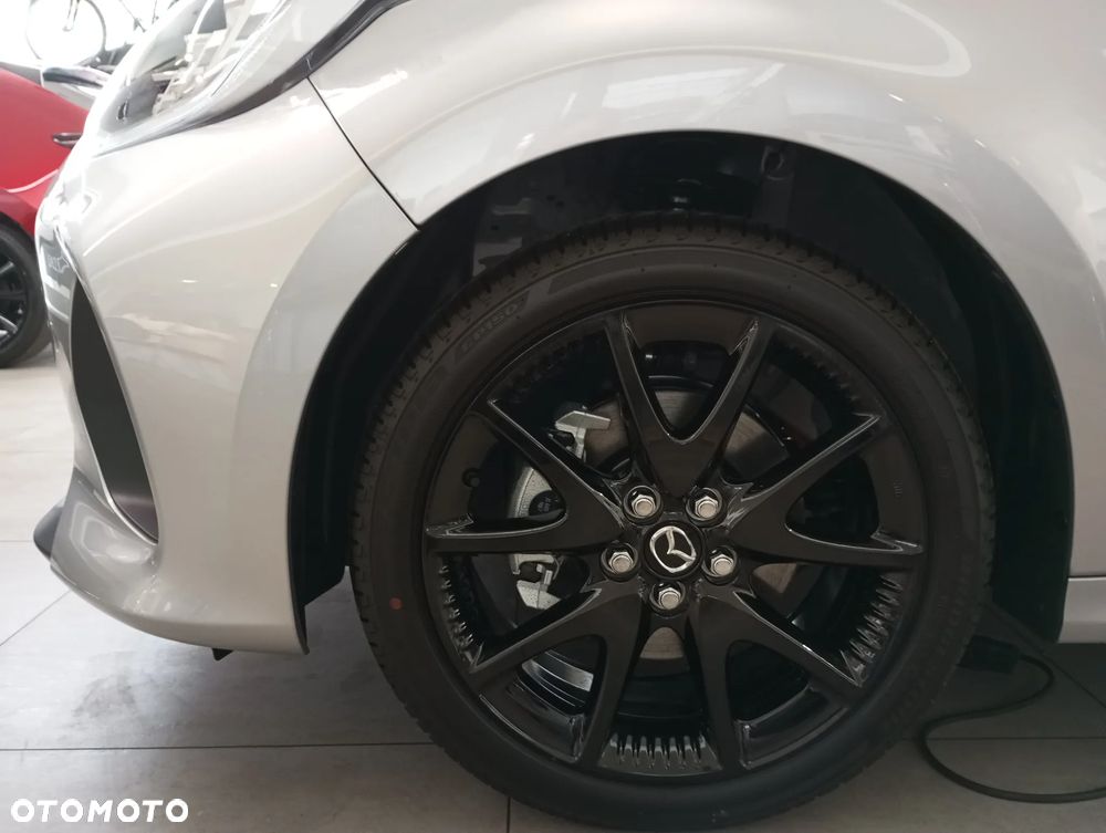 Mazda 2 Hybrid - 13
