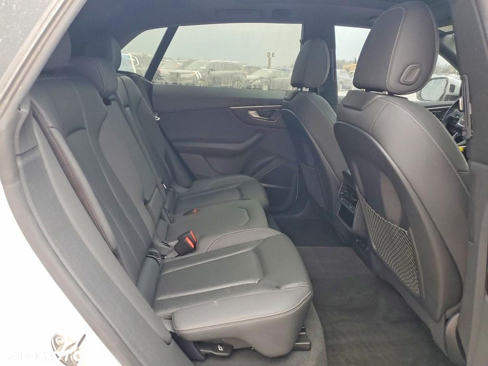 Audi Q8 55 TFSI quattro tiptronic - 11