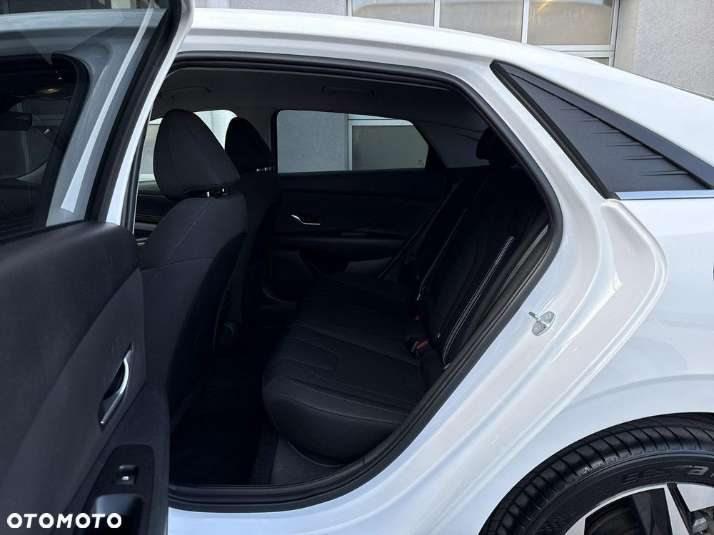 Hyundai Elantra 1.6 Smart - 12