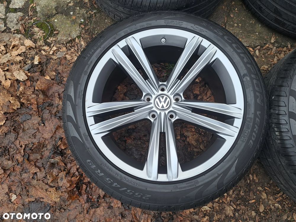Oryg. VW Volkswagen Tiguan R-Line 19 5NN 5NA 5NN601025 Opony letnie - 2