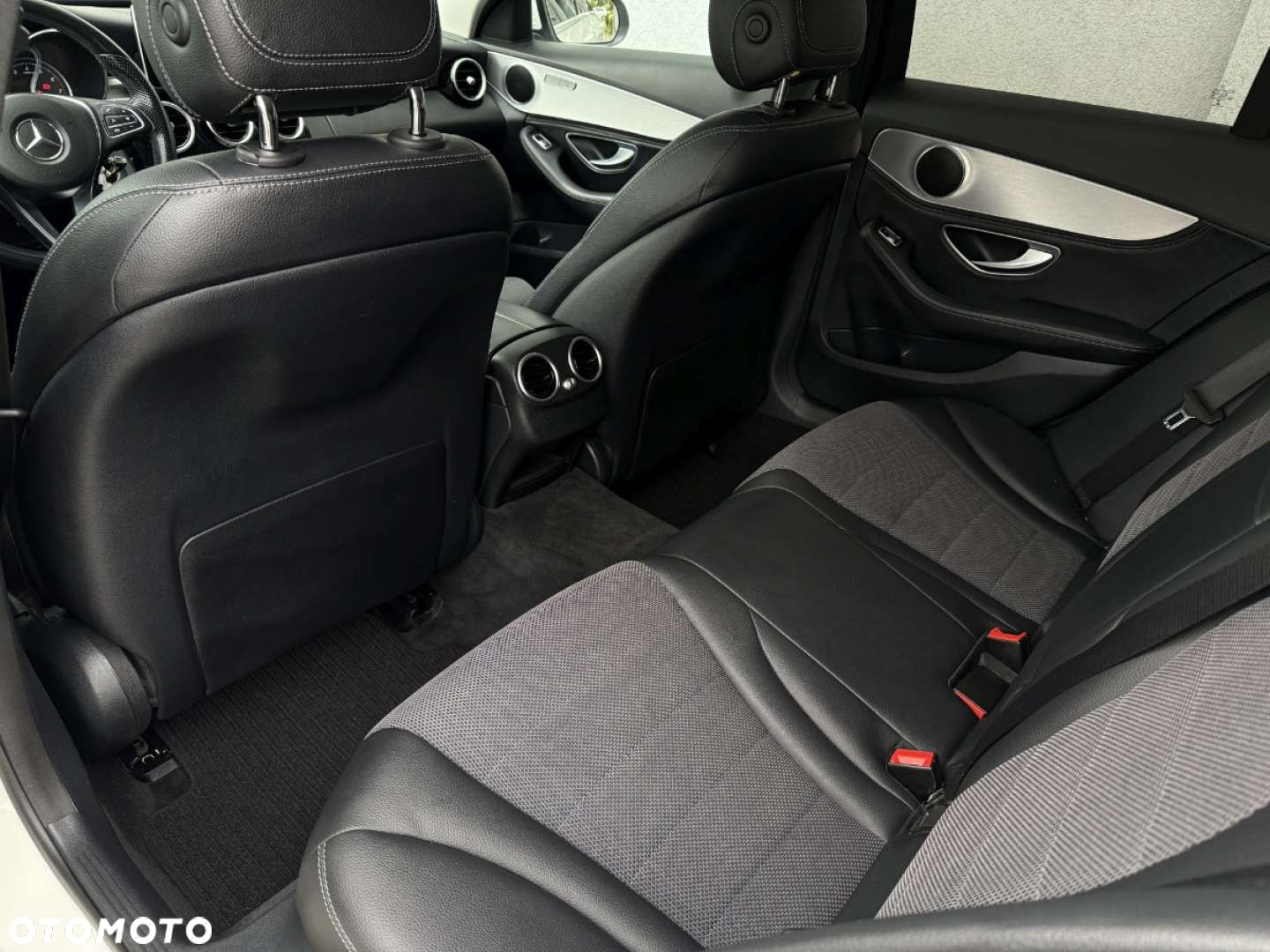 Mercedes-Benz Klasa C 180 T 7G-TRONIC Avantgarde - 32