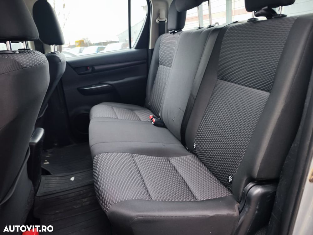 Toyota Hilux 2.4D 150CP 4x4 Double Cab 6MT Style - 13