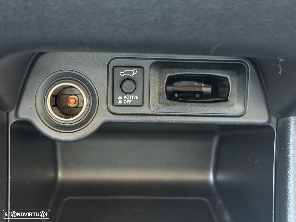 Mitsubishi Outlander 2.0 MIVEC Instyle Navi+ - 27