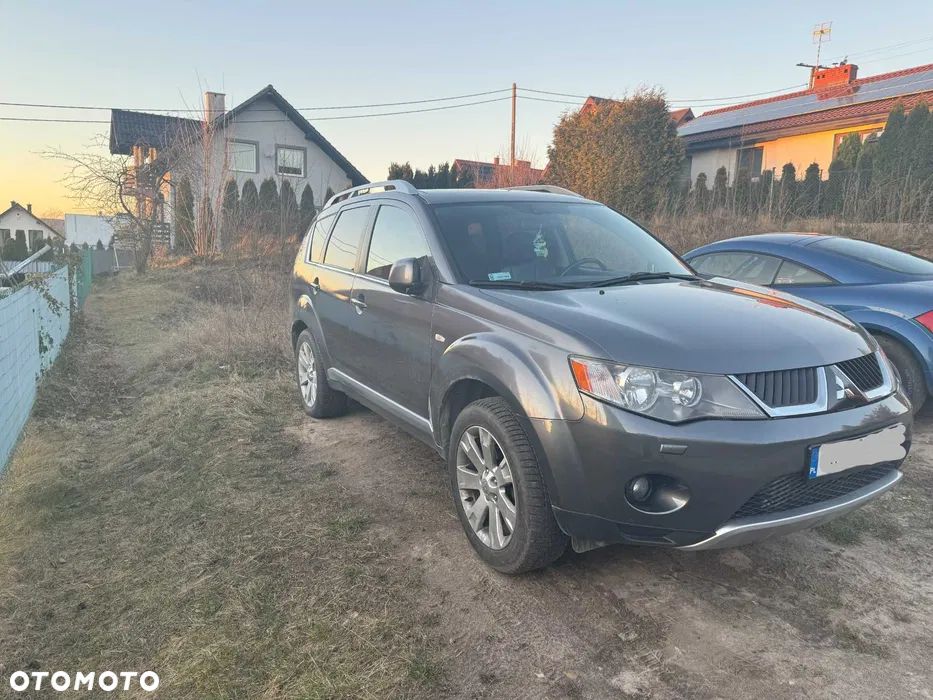 Mitsubishi Outlander 2.0 DI-D 4WD Instyle - 2