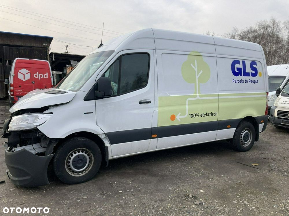 Mercedes-Benz Sprinter - 13