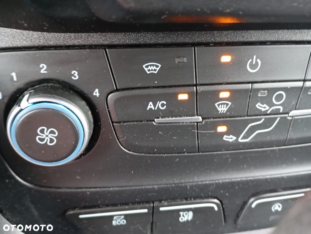 Ford Transit Connect - 13