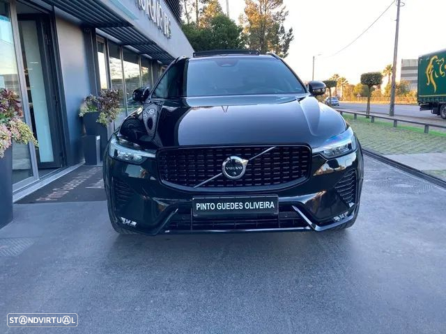 Volvo XC 60 2.0 B5 R-Design AWD - 2